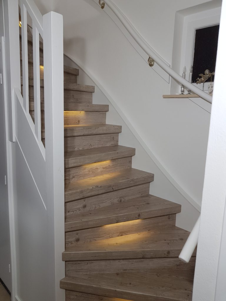 idees-deco-mettre-valeur-escaliers-eclairage